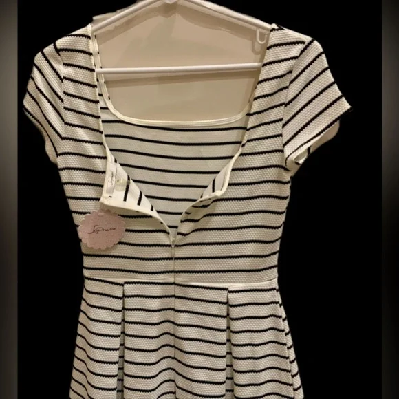 Soprano White & Black Striped Fit & Flare Dress - XS - Zipper Back - NWT - Picture 6 of 12